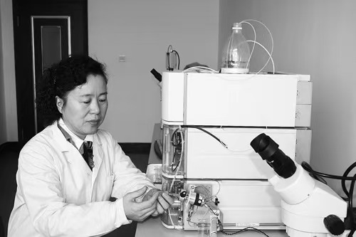 董事长介绍:董何彦(图3) 董事长介绍:董何彦(图3)